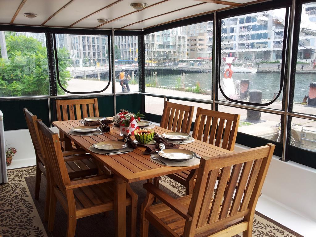 Bed and Breakfast Making Waves Boatel Торонто Екстер'єр фото