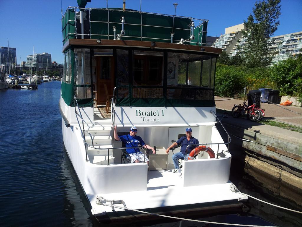 Bed and Breakfast Making Waves Boatel Торонто Екстер'єр фото
