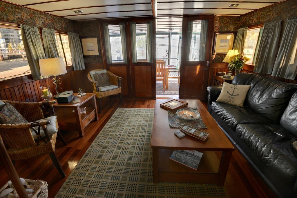 Bed and Breakfast Making Waves Boatel Торонто Екстер'єр фото