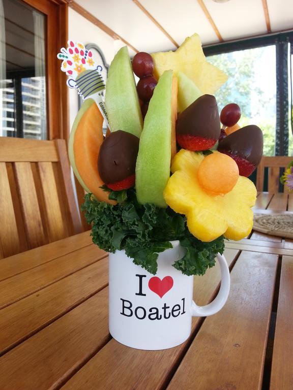 Bed and Breakfast Making Waves Boatel Торонто Екстер'єр фото