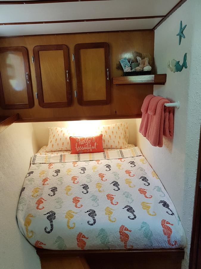 Bed and Breakfast Making Waves Boatel Торонто Екстер'єр фото